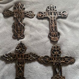 Wall decor-faith love believe courage